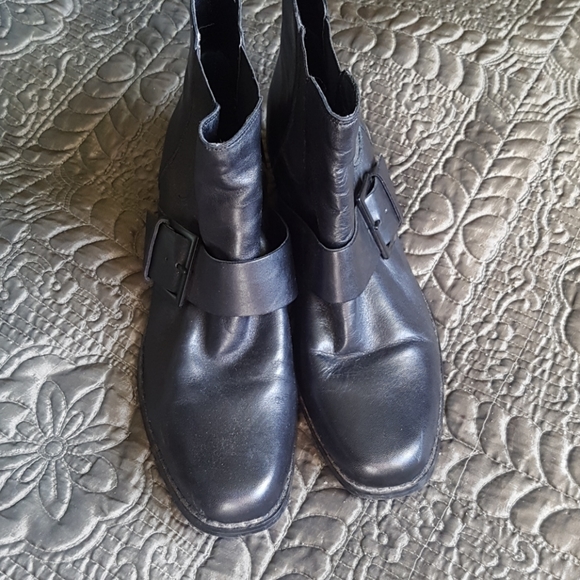 Marc Fisher ankle boots - Picture 2 of 5